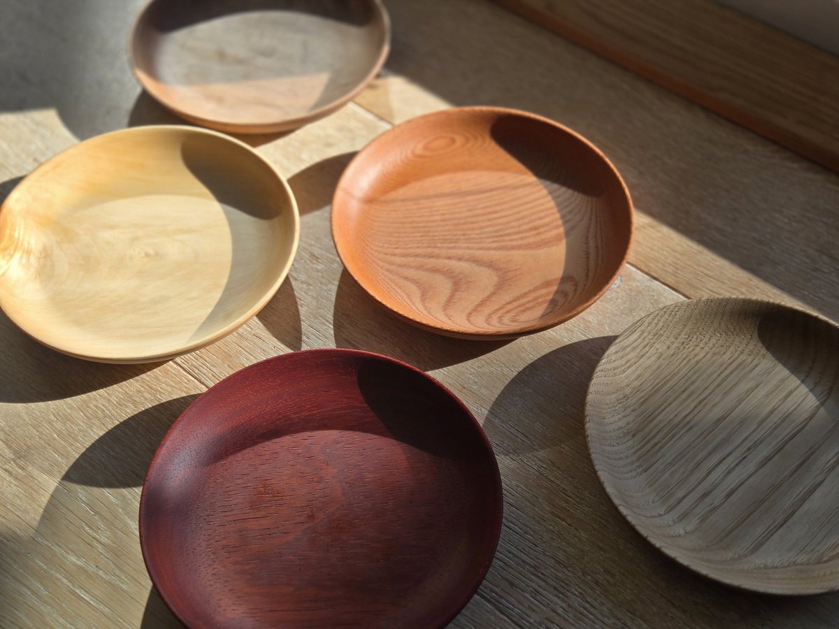 tb_nihsadeki's tweet photo. 地元仙台の作家様、Tm craft様から取り皿をお迎えしました。

年始に親戚が集まるとき、ちょっとしたおもてなしが出来たらいいなと😀
種類は、
クリ・クルミ・トチ・ケヤキ・パドック

どれも丁寧に作られていて、おすすめです😄 https://t.co/YQDm5QGFvS