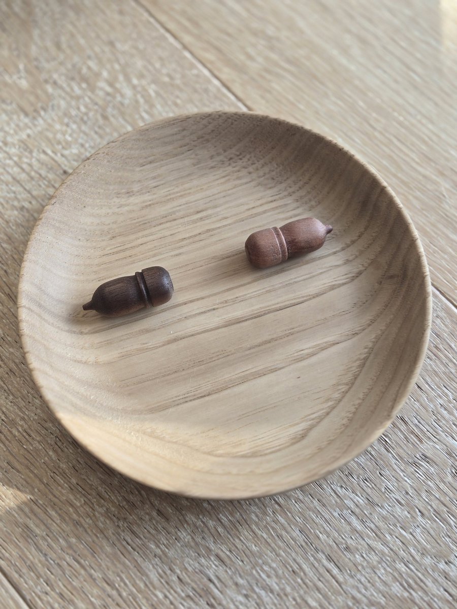 tb_nihsadeki's tweet photo. 地元仙台の作家様、Tm craft様から取り皿をお迎えしました。

年始に親戚が集まるとき、ちょっとしたおもてなしが出来たらいいなと😀
種類は、
クリ・クルミ・トチ・ケヤキ・パドック

どれも丁寧に作られていて、おすすめです😄 https://t.co/YQDm5QGFvS