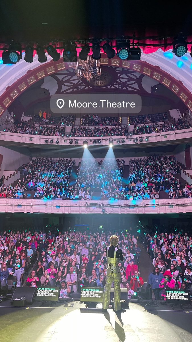 923Keys's tweet photo. [IG] 251215 repro_kyto

📍Moore Theatre

#키 #샤이니 #Key #SHINee https://t.co/lhjs2g3LbX