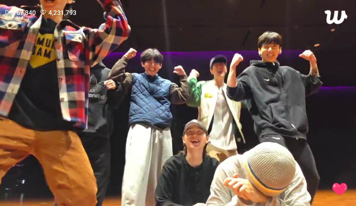 mygbebe's tweet photo. It's just giggles everywhere, this is home https://t.co/RwLbUZjJrg