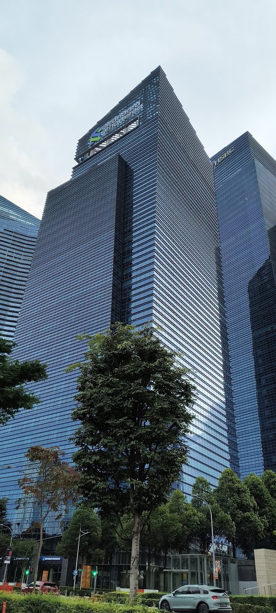 HS58803855's tweet photo. @jjmmli "Look up" Singapore Financial District.
#photoof https://t.co/Dgv5gKAweh