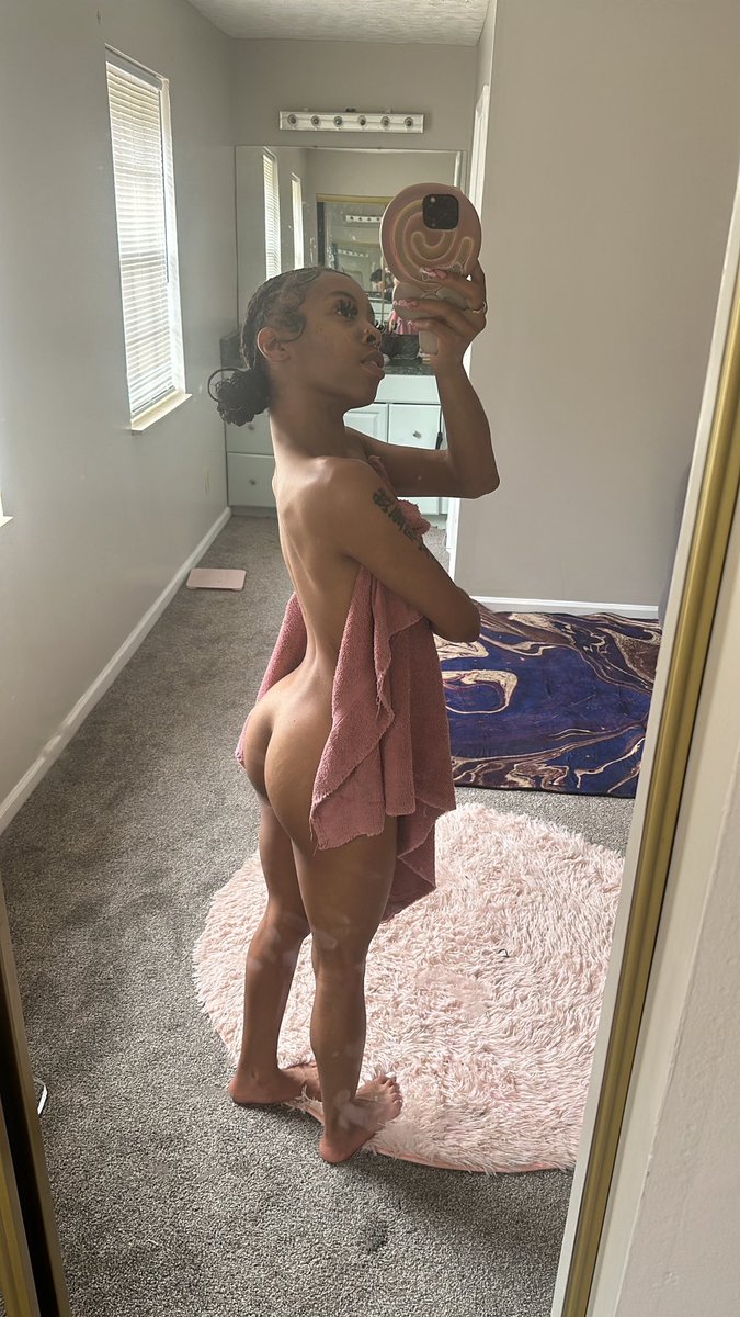 Analysis145's tweet image. Say yummy in DMs and get flashed right away 🍆🥵