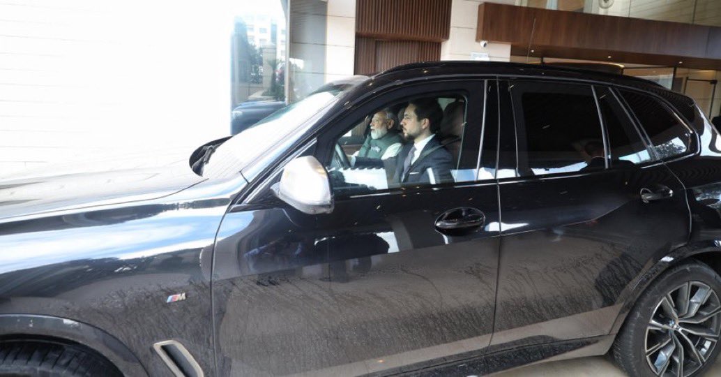 NP_App's tweet photo. Prophet’s 42nd-Gen Descendant, Crown Prince Al Hussein, Drives PM Modi to Jordan Museum
#PMModi #CrownPrinceAlHussein #Jordan #Amman #JordanMuseum #IndiaJordan #Diplomacy #NarendraModi https://t.co/tHpqO301mx