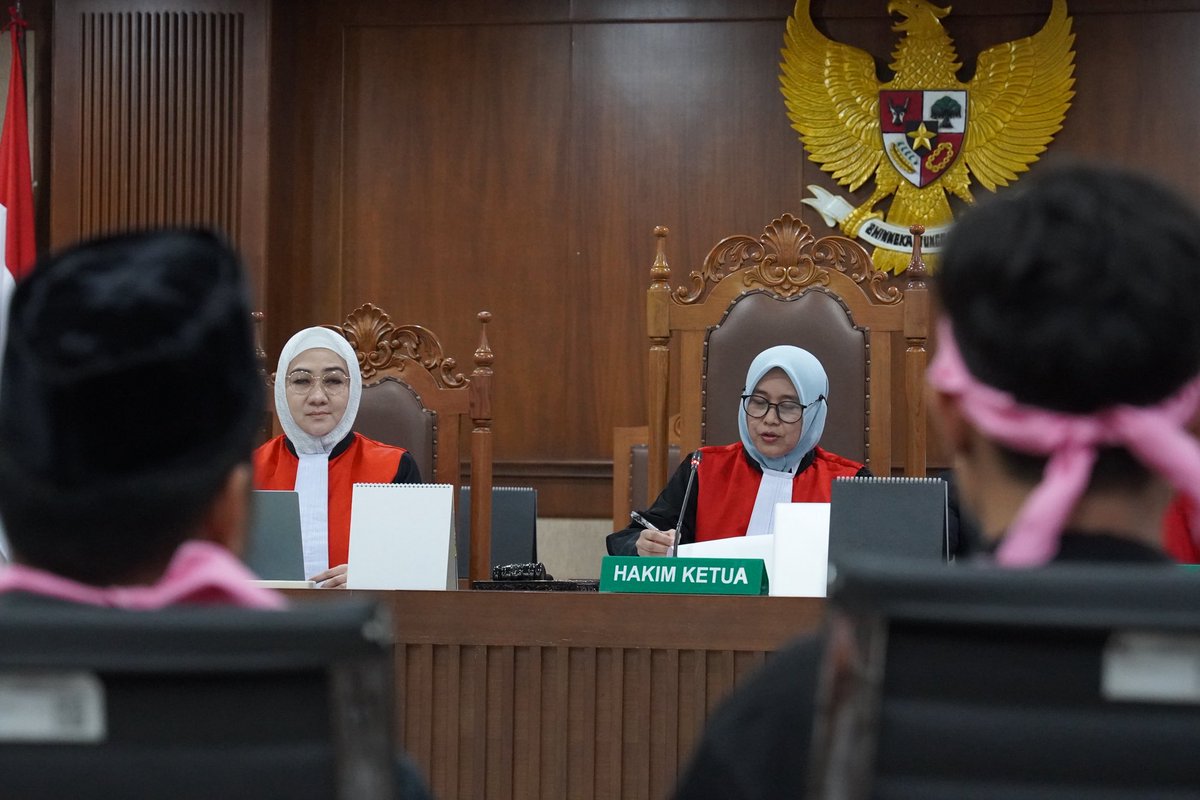 LBH_Jakarta's tweet image. Sedang berlangsung sidang para tahanan politik di PN Jakarta Pusat, yakni Pedro, Khariq, Syahdan, dan Muzzafar. 

📸 LBH Jakarta