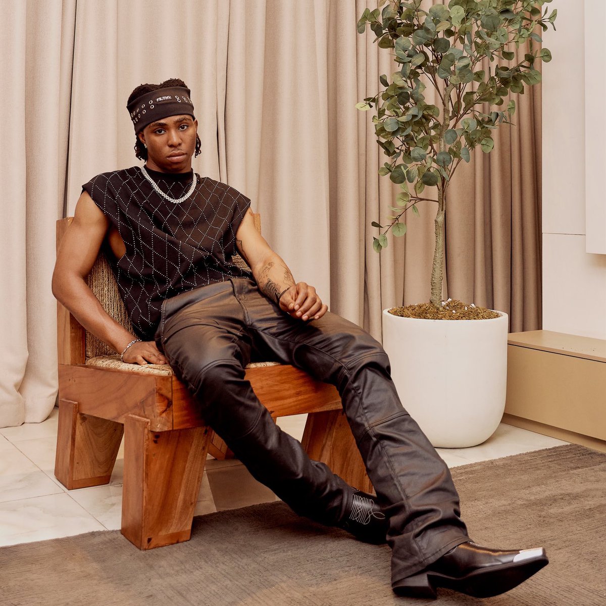 every fan of fola active on x, drop a comment let’s connect with each other 🤍