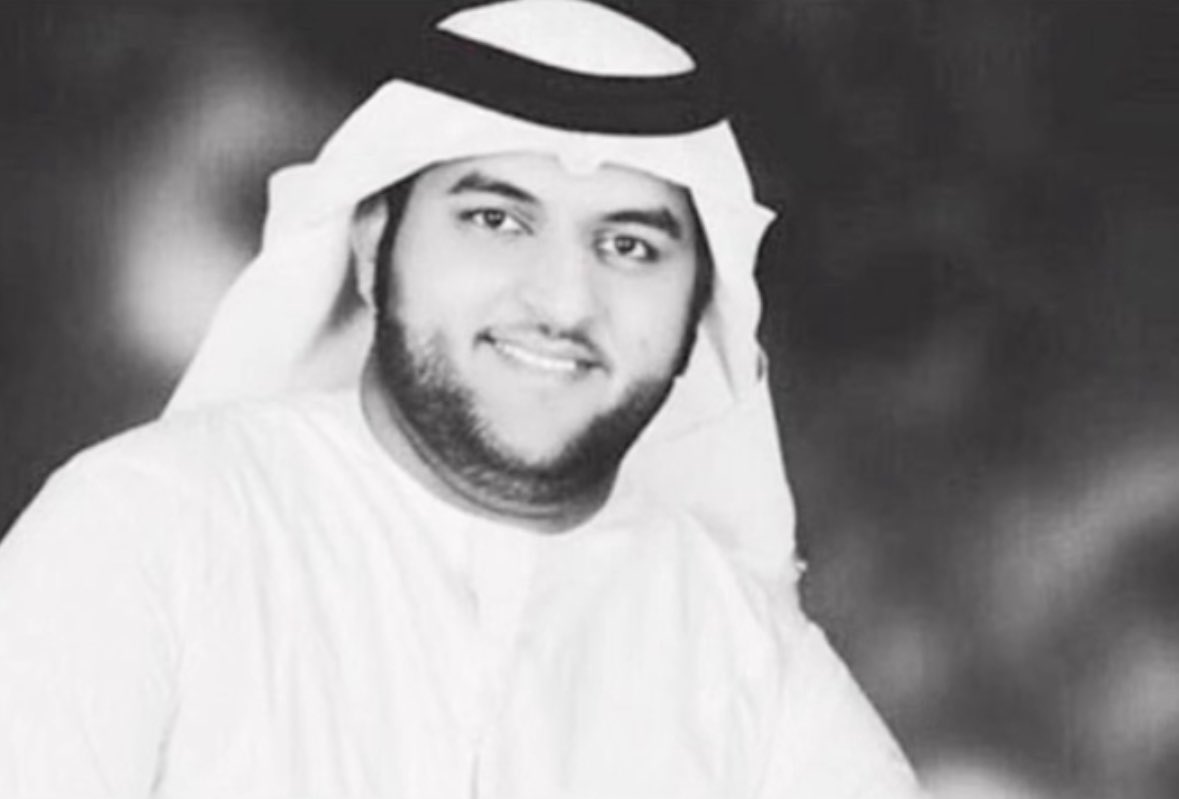 _1997v's tweet photo. •

3 أغسطس 2016، قامت رحلة طيران الإمارات EK521 بهبوط اضطراري في مطار دبي الدولي بعد عودتها من ثيروفانانثابورام في الهند. حاولت طائرة بوينغ 777 تنفيذ مناورة التفاف (Go-Around) لكنها اصطدمت بالمدرج واشتعلت فيها النيران. 

بأعجوبة، نجا جميع الركاب وأفراد الطاقم البالغ عددهم 300 شخص. لكن بشكل مأساوي، فقد رجل الإطفاء جاسم عيسى البلوشي حياته أثناء إنقاذ الآخرين. 

الله يرحمك ي بطل 🙏 . 
وشجاعتك ستبقى خالدة ولن تُنسى أبداً 🤍