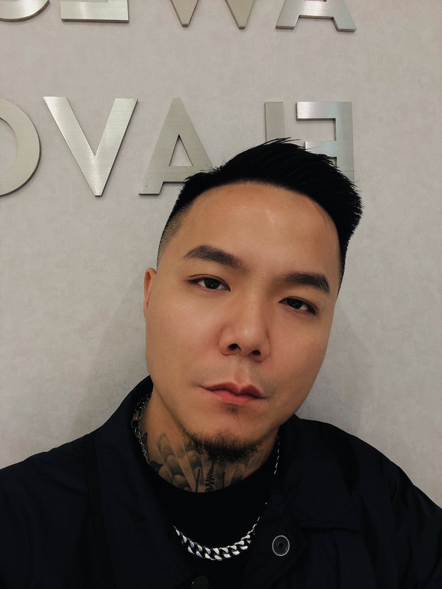 Jyellow619's tweet photo. 最近瘦了6公斤😂😂😂 https://t.co/5PTfb7fW9y