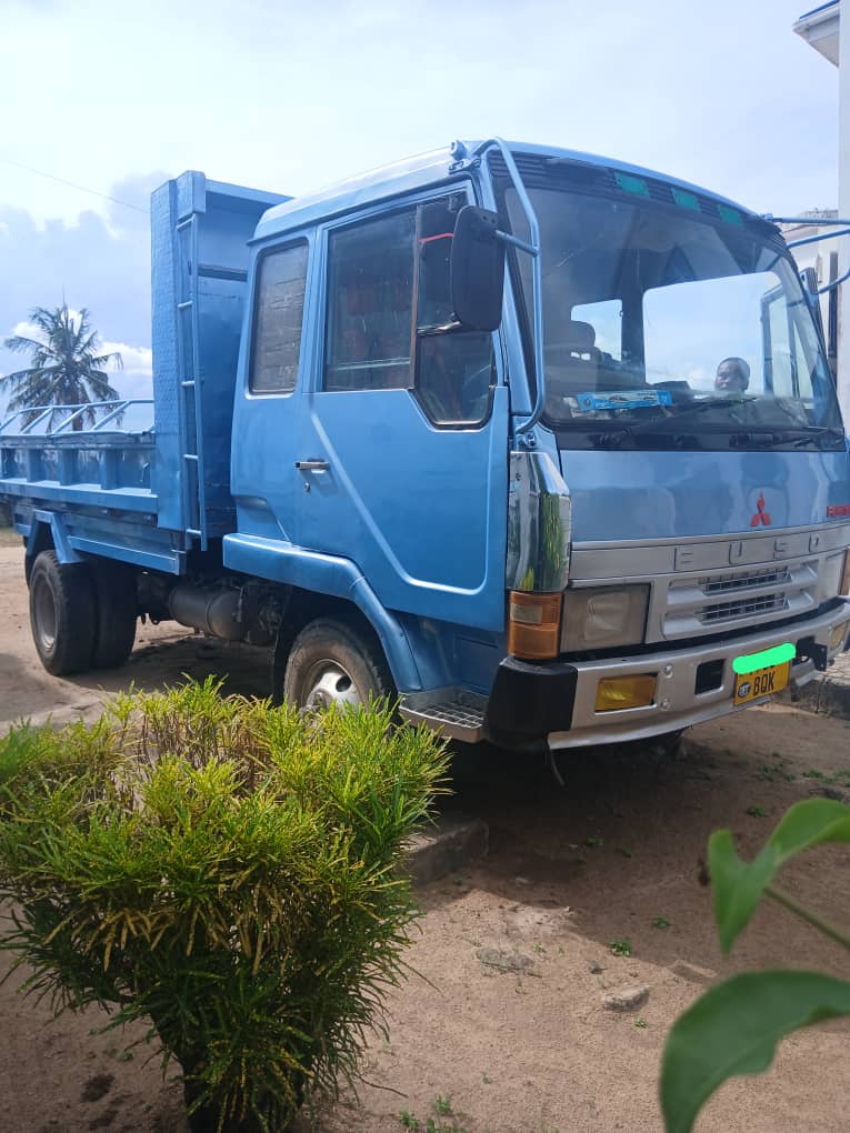 Kindly Repost 
FUSO MIGNON FIGHTERS 
ENGINE 6D16 
IPO DAR
50M TZS 
4 TONS 
☎️ +255768832035