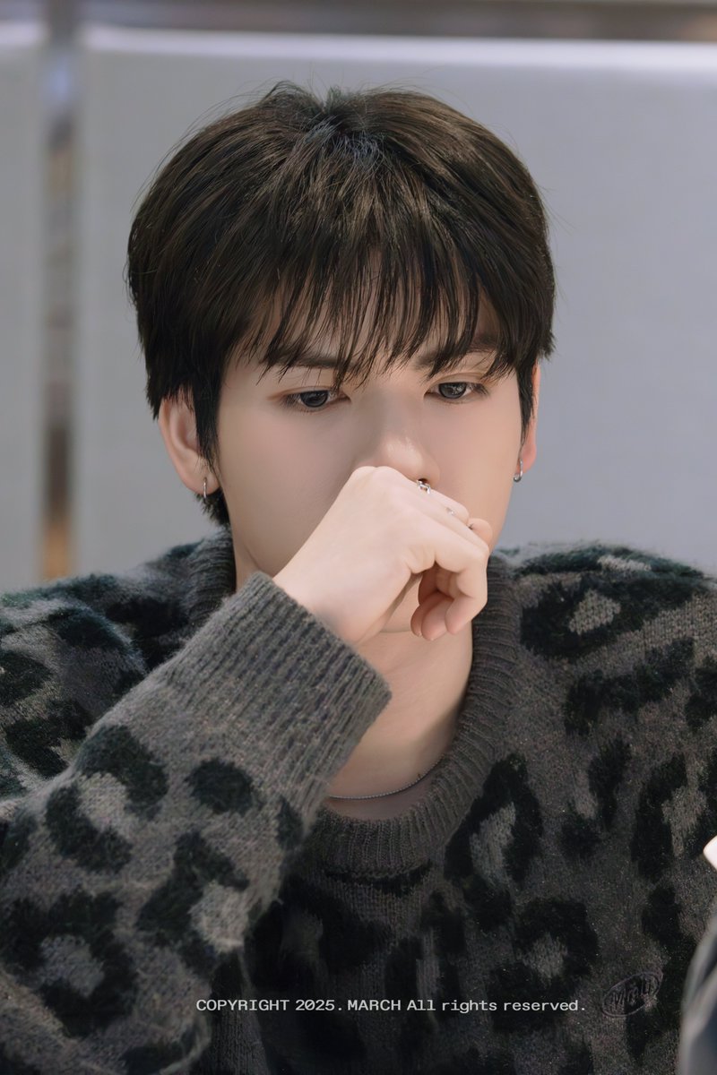 251109

#POW #YORCH #요치 #파우