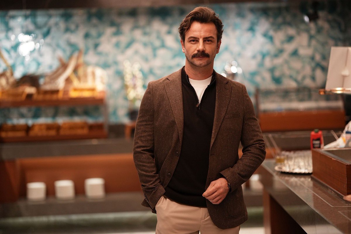 Show TV’nin, yapımını TMC Film’in yapımcılığını Erol Avcı’nın üstlendiği, yeni dizisi #RüyaGibi bu akşam yeni bölümüyle ekrana geliyor. 

Büyük beğeni toplayan dizinin kadrosuna Seda Akman ve Gökberk Demirci dahil oldu.
 
Güzel oyuncu Seda Akman dizide Emir’in yurtdışına kaçan