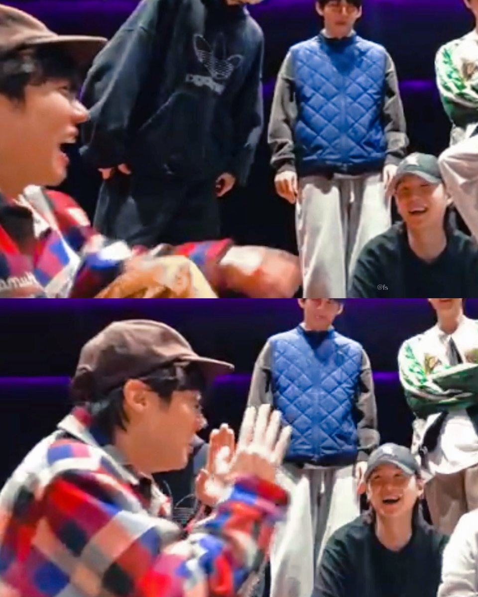 they way yoongi looks at him 💘