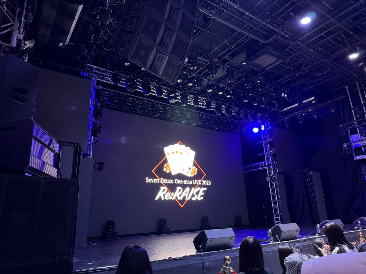 usakikairi's tweet image. 昨日はSeven Deuce のワンマンライブ‼️
ついに来年、ワーナーミュージック・ジャパンからメジャーデビューも決定しました！
デビュー曲の『Re:RAISE』抜群にカッコよく仕上がっておりますので、是非応援よろしくお願いします✨

#sevendeuce