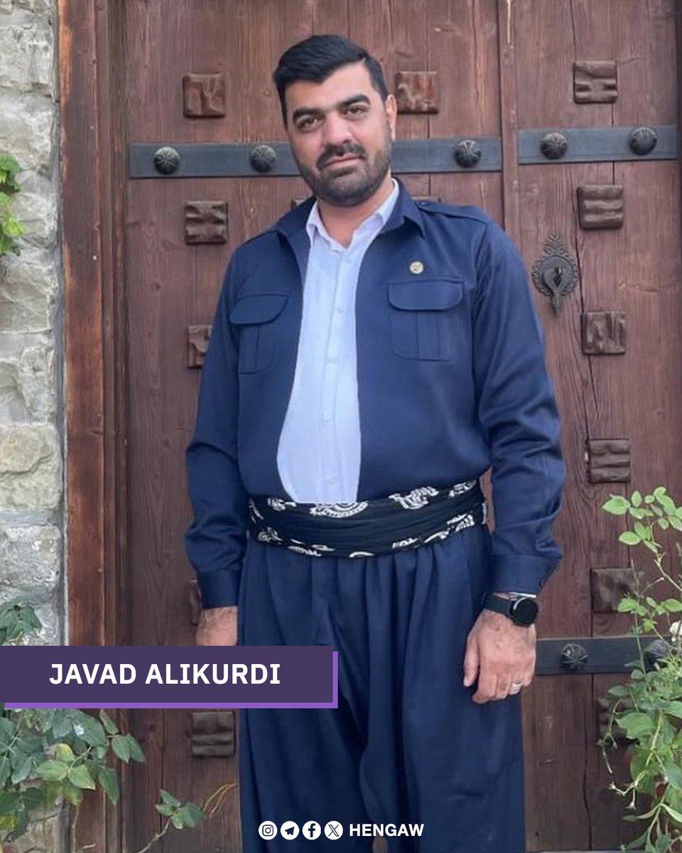 HengawO's tweet photo. بنا بر اطلاعات رسیده به سازمان حقوق بشری هه‌نگاو،جواد علیکردی وکیل پایە یک دادگستری و برادر خسرو علیکردی کە در مراسم هفتم مراسمش با خشونت در دفتر کارش بازداشت شدە بود، تاکنون تحت بازداشت نهادهای امنیتی قرار دارد.

بنا بر اطلاعات رسیده به هه‌نگاو، جواد علیکردی با اتهاماتی از جمله «اجتماع و تبانی علیه امنیت ملی» مواجه شده و نهادهای امنیتی بە خانوادەاش اعلام کردەاند او تحت بازجویی است و فعلا آزاد نمیشود.

همزمان با بازداشت جواد علیکردی رسانەهای وابستە بە جمهوری اسلامی ایران با انتشار تصاویری از او در مراسم هفتم برادرش، جواد را بە "مهرە اسرائیل جهت برهم زدن امنیت ملی" متهم کردەاند.

جواد علیکردی روز جمعە ٢١ آذرماه، اندکی پس از آنکه در یک لایو اینستاگرامی هشدار داد در صورت عدم آزادی بازداشت‌شدگان در مراسم هفتم برادرش، اقدام به انتشار "متن محرمانه" خواهد کرد، توسط نیروهای حکومتی بازداشت شد.