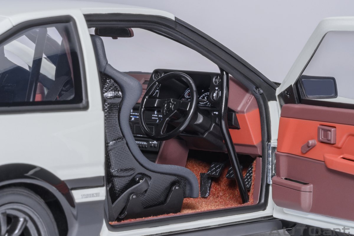 新製品発売日が12月24日（水）に決定しました。 1/18スケール「トヨタ