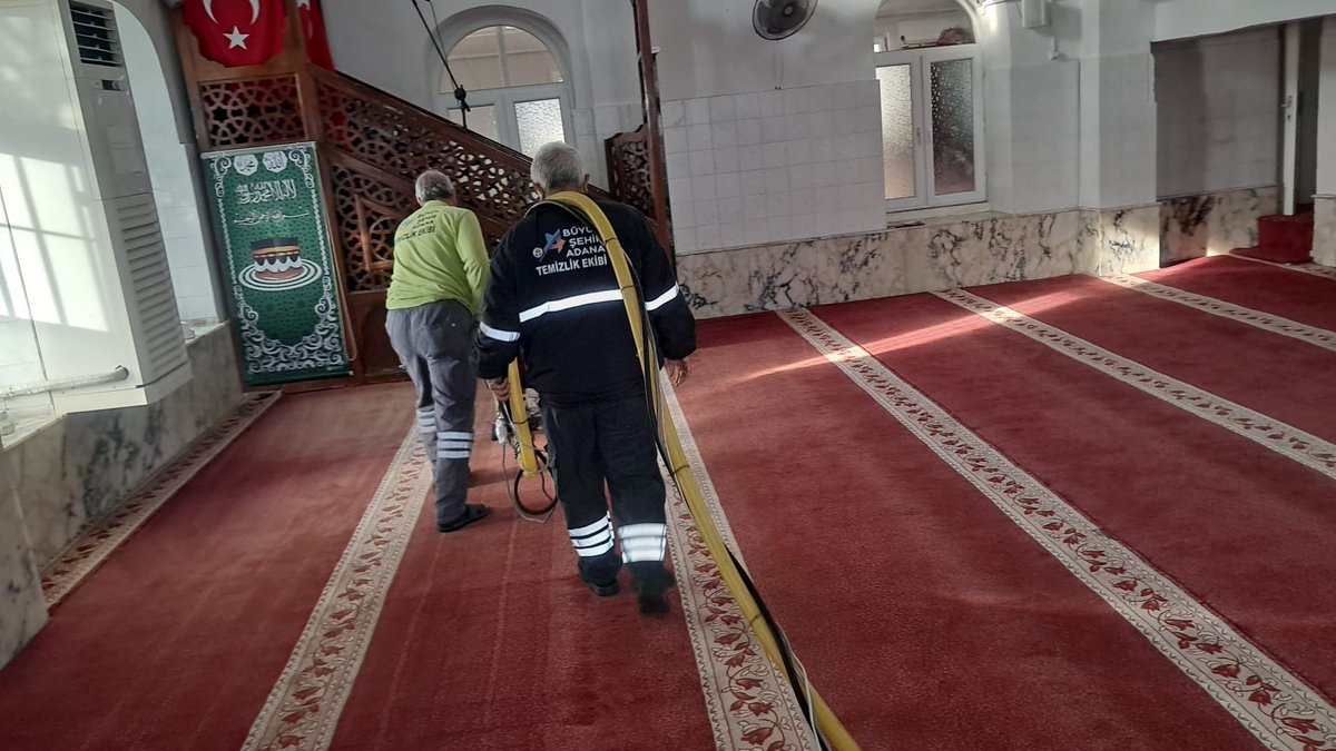 Camilerimizin temizliğini, Adana Büyükşehir Belediye ekiplerinin de destekleriyle düzenli ve titizlikle sürdürüyoruz. İbadethanelerimizin hijyenik, ferah ve huzurlu bir ortamda vatandaşlarımıza hizmet verebilmesi için çalışmalarımıza aralıksız devam ediyoruz.