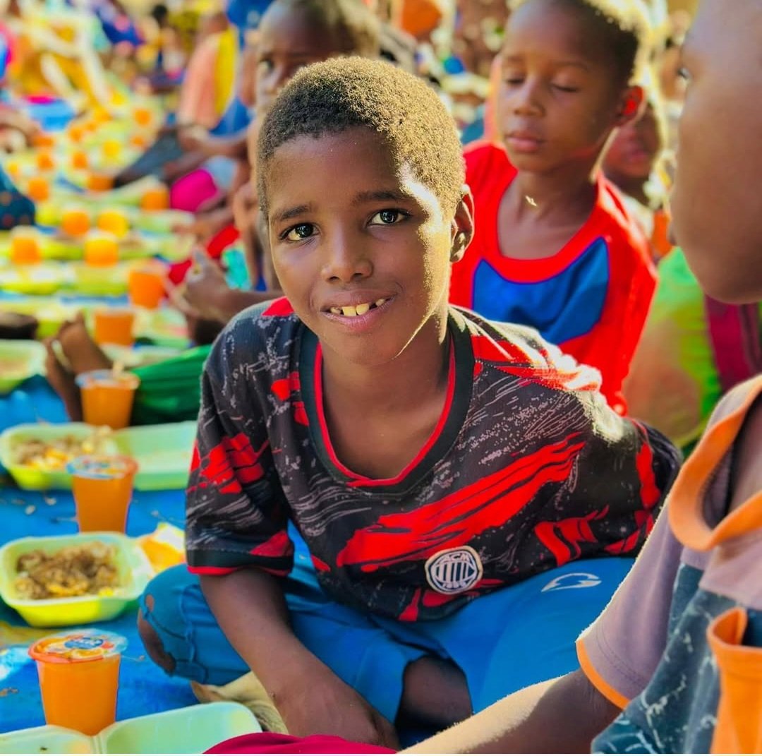 Selam, rahmet ve bereketler üzerinize olsun, sevgili kardeşlerim. Allah'ın izniyle, elinizden geldiğince yardımınıza ihtiyacımız var. 
İftar yemek tabağı 25₺