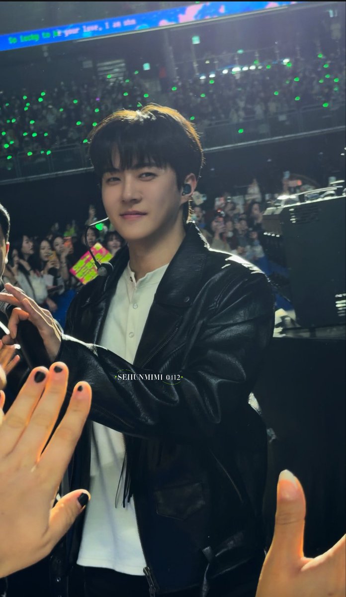 251214 EXO FM
Screenshots from Video
Orignial photos  
Fabulous ✨✨

 #세훈 #SEHUN #SEHUN_EXOverse #EXOverse #EXOverseFanmeeting #sehun