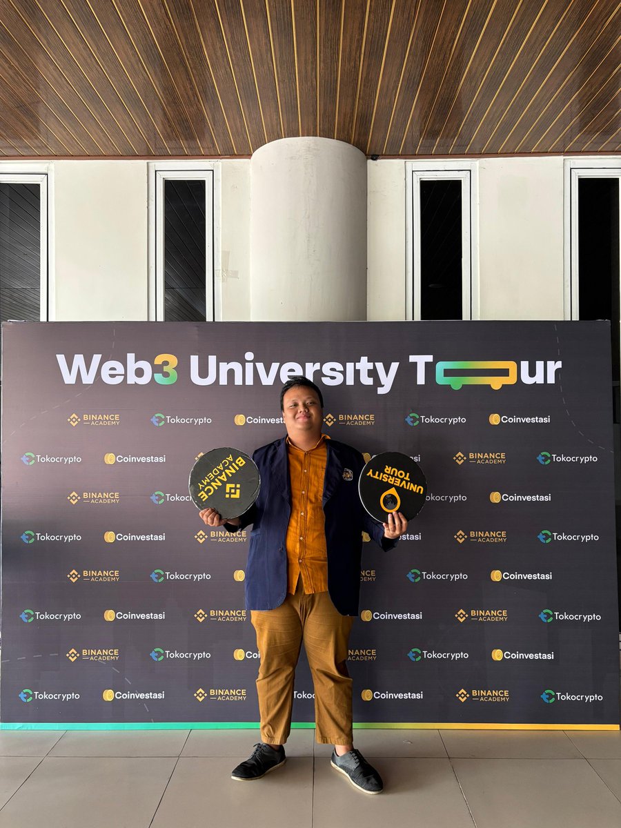 urayristiyadi's tweet photo. Seru banget acara Web3 University Tour di Universitas Tanjungpura by @BinanceAcademy @tokocrypto @tokotoken_id @coinvestasi atas insight dan pengalaman berharganya terkait WEB3 Blockchain
#BinanceAcademyUniversity #ExchangeIndonesia
#TKOKeepBuilding
#SemuaBisaCrypto https://t.co/38oLPbkMqZ