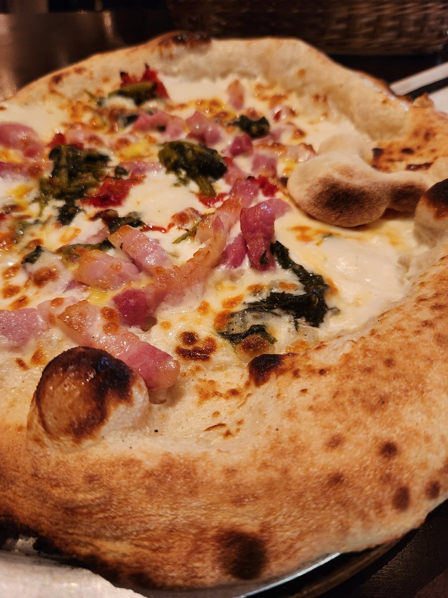 ピザにミッキーいた