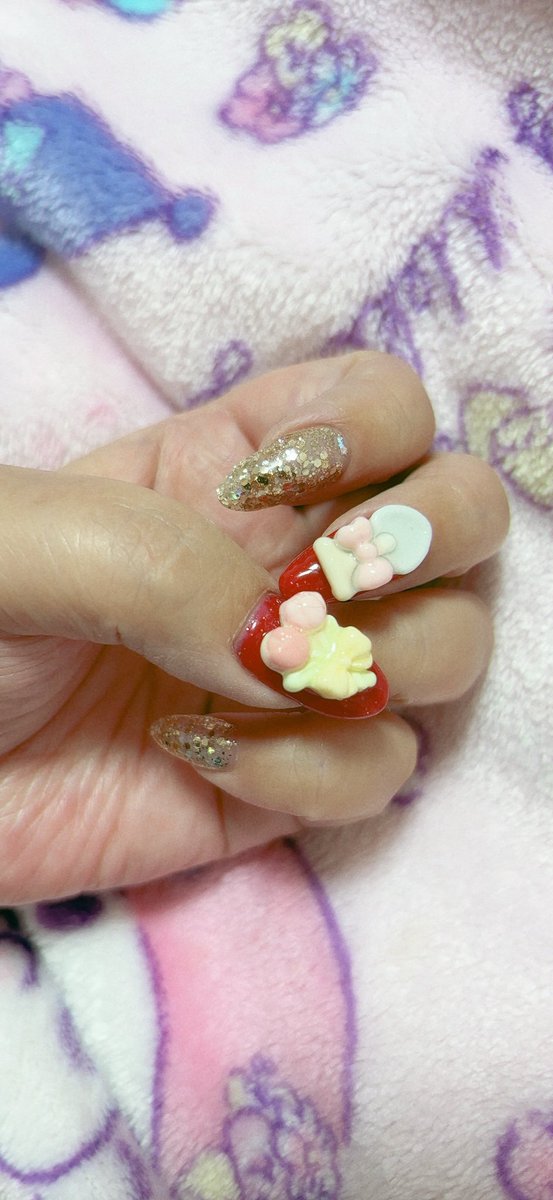 minion8639's tweet photo. デコパーツネイル💅 https://t.co/y2QtcUS7FQ