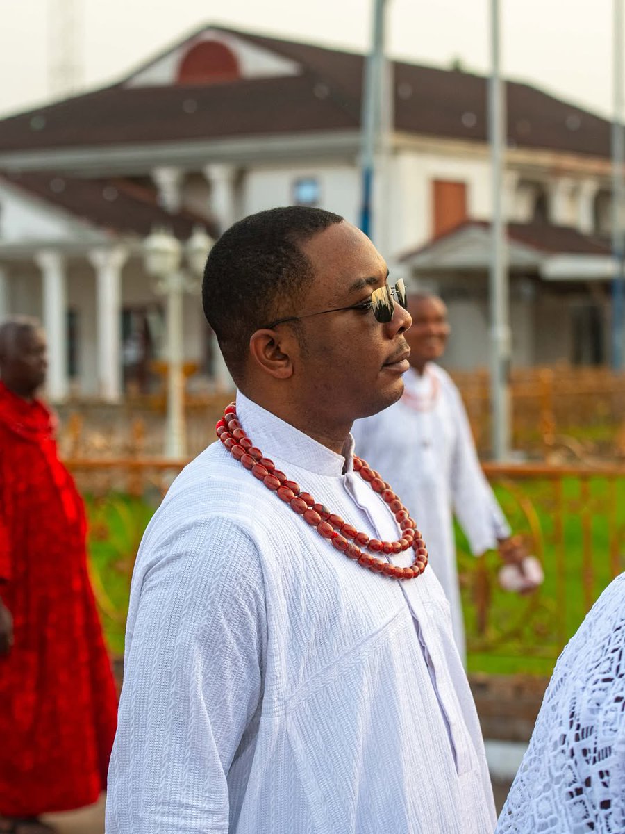 𝐄𝐃𝐎𝐂𝐄𝐍𝐓𝐑𝐈𝐂__ tweet media