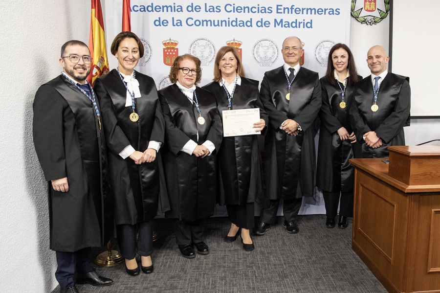 CODEMmadrid's tweet photo. 🔵 La matrona Dolores Ruiz Berdún (@LolaRuizBerdun), nueva Académica de Número de la Academia de las Ciencias #Enfermeras de la Comunidad de Madrid

https://t.co/qjrAc8G9xz https://t.co/wjnYuLqVJr