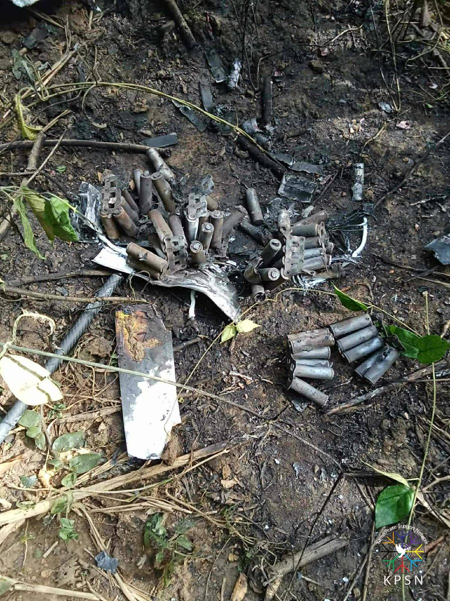 Junta airstrike kills 4-year-old, injures 12 in Butho Twp's Mamu Village (KNU Mutraw District) on Dec 12, despite no active clashes. #Myanmar #KarenState #WarCrimes
bnionline.net/en/news/child-…