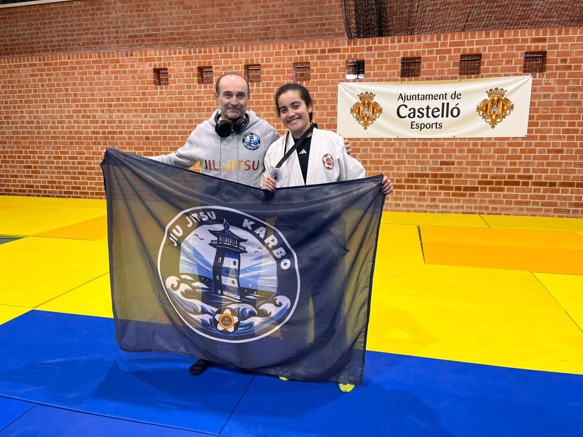 21NoticiasCom's tweet photo. Jiu Jitsu Karbo termina 2025 con unos resultados espectaculares https://t.co/koGUFtI9Y4 https://t.co/Vb5WzppPb1