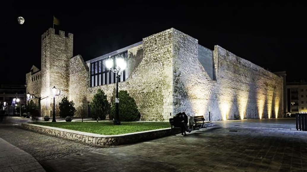 TerresdeMestral's tweet photo. Tarda de compres acompanyats de joies del #patrimoni 😍a #TerresDeMestral, l'#OutdoorPark de #mar i #muntanya 💙😍💚 amb història😉

Foto: @ajuntament_vh   | #CulturaALAbast
#PatrimoniCultural
#PatrimoniHistòric
#panoràmiques imponents
#Gòtic
#BCIN
#DeLEbreALaMediterrània https://t.co/Ea2sbQ5iN2