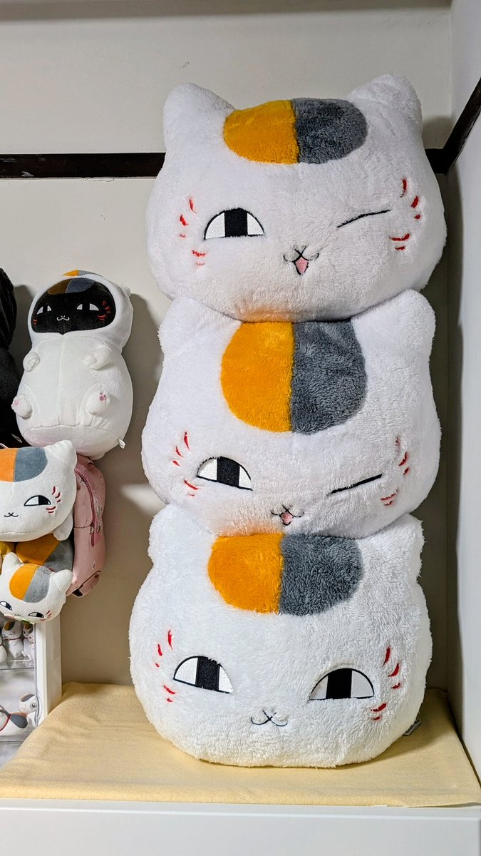 メルカリで本日中に売れなければ300円❗「君だけのニャンコ」 ニャンコ三兄弟…😂 2個目取れました 1回200円 300円で2回 600円入れて3