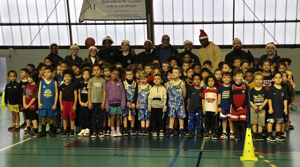 Les plateaux U7 de Noël ont eu lieu il y a quelques jours à Pontault et Sénart, avec plus de 150 baby-basketteurs présents et 14 clubs représentés 🌲

✍️ basket77.fr/2025/12/platea…

#Basket77