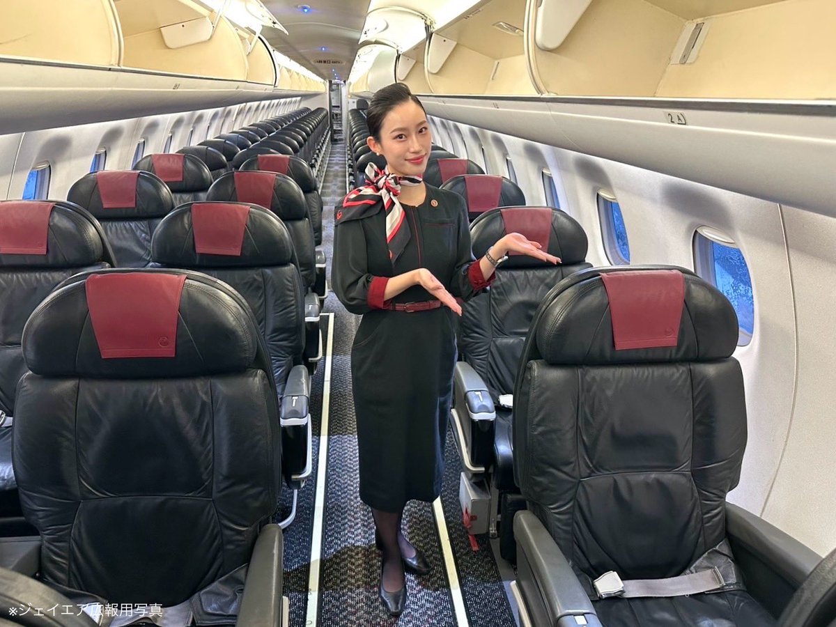 JAIR_officialjp's tweet photo. J-AIRです🤗

10月26日から福岡=高知線にE190が
定期就航中❗️(期間限定・午後便のみ)

座席数が95席に増えた他、1人席もある
クラスJやWi-Fiインターネット接続サービス、
各種動画視聴などE170にはないサービスが😙

ぜひお試しください✈️

#短距離線でも好評ぜよ
#PBBに龍馬 https://t.co/Js8uOep2Ao