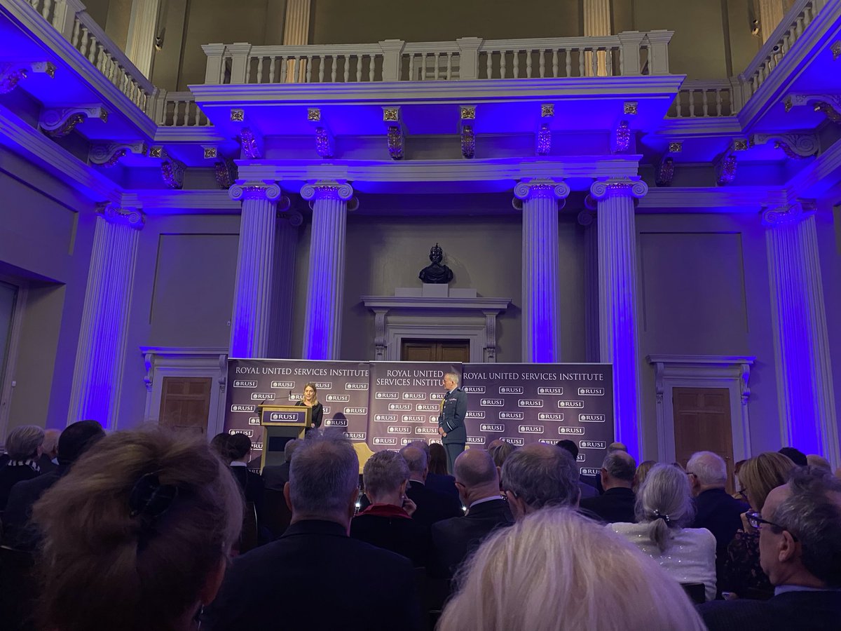 Highlight of the <a href="/RUSI_org/">RUSI</a> calendar is hosting #CDS at the gorgeous <a href="/HRP_palaces/">Historic Royal Palaces</a> #BanquetingHouse for his annual lecture. Nice touch for #CGS Fellow <a href="/LaurenceT1942/">Laurence Thomson</a> to include a reflection for the recently fallen in his vote of thanks. Great event, great venue, thank you.