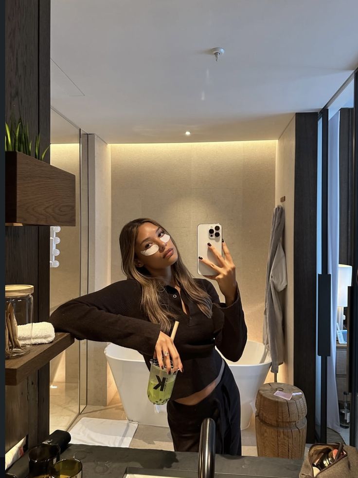 ceelune_'s tweet photo. how i love being a girlie girl 😌💕 https://t.co/gNMaDgcSE0