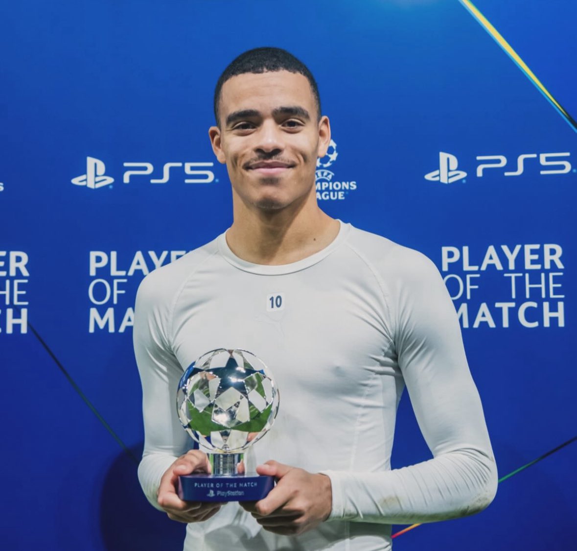 yan2bb's tweet image. Mason Greenwood rehabilitation is already happening — on the pitch and in the media.

Even you, @TTuchel, won’t be able to stop it if performances keep speaking.
Talent changes narratives.
2026 is coming.
@England @HKane @BellinghamJude @UTDKara
@England #ThreeLions #WorldCup2026