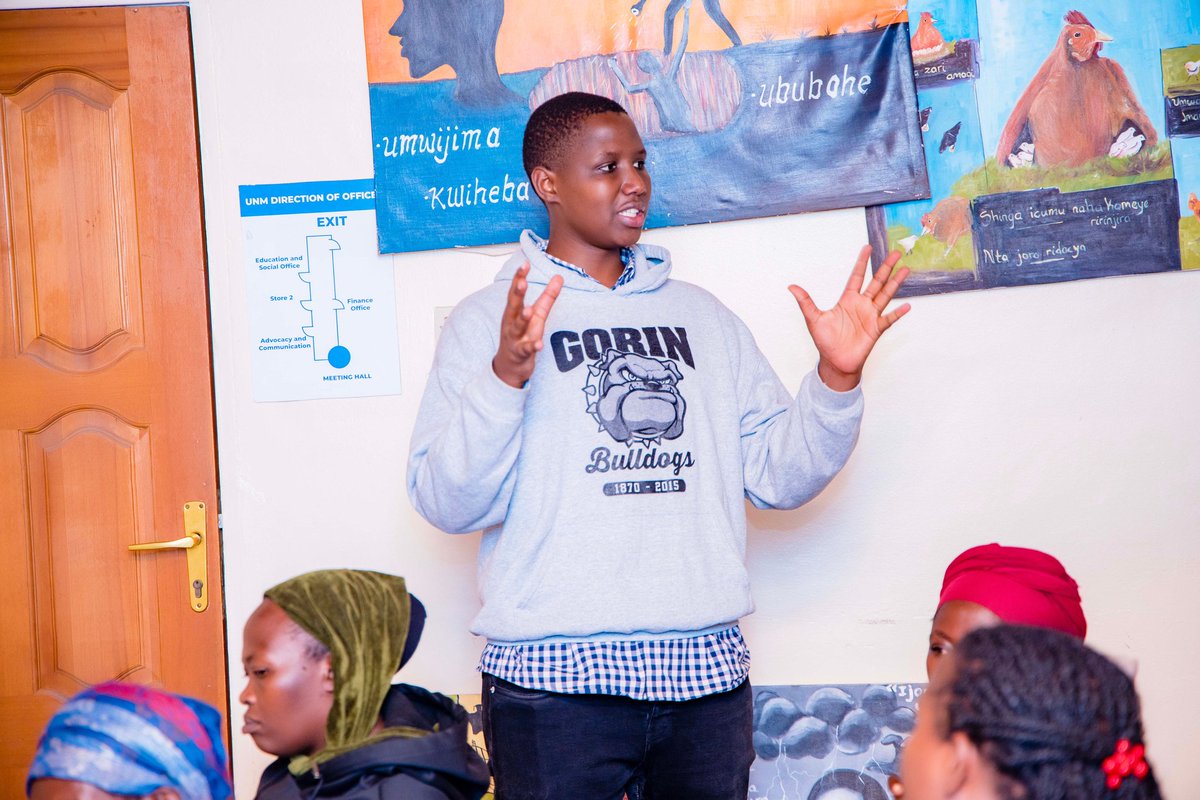 UyisenganImanzi's tweet photo. @UyisenganImanzi held one day training 4 caregivers, strengthening #positiveparenting & practical #businessskills. Caregivers gained knowledge in #saving & #incomegeneration to better support their children’s basic needs.@Net4kids @streetchilduk @Gasabo_District #kinyinyasector https://t.co/WKJy8vA17l