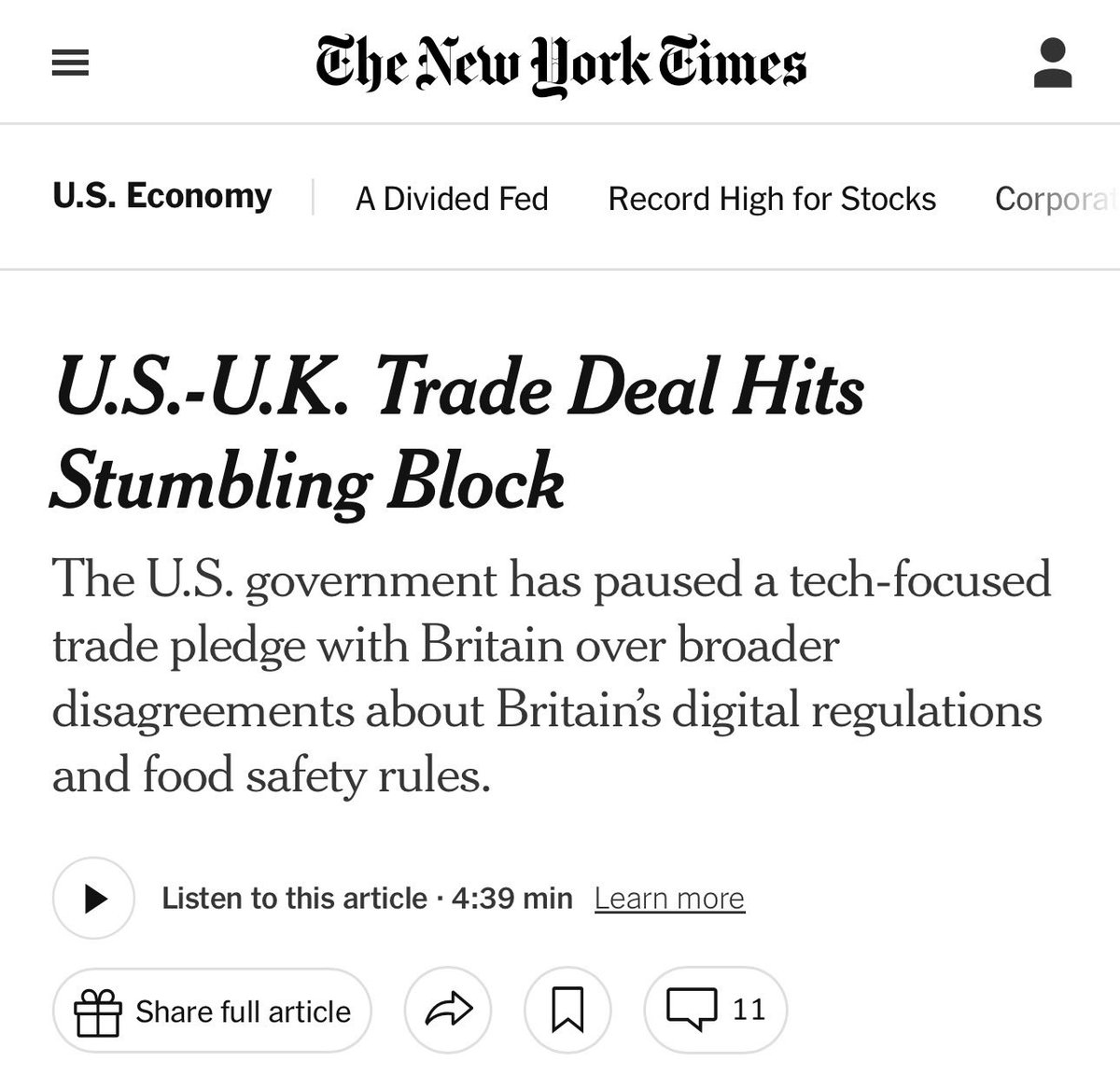 rzep8's tweet photo. 5 dni temu premier Wielkiej Brytanii mówił, że Brexit dał krajowi wolność zawierania własnych umów handlowych z USA.

Wczoraj USA zawiesiło wielomiliardową umowę na rozwój AI, którą Starmer chwalił się w maju, po to by wymusić na Wielkiej Brytanii obniżenie standardów żywności (umożliwiające eksport amerykańskich produktów) oraz zniesienie podatku od usług cyfrowych, który płacą amerykańskie korporacje.

Tak właśnie rozgrywa się mniejsze państwa - i dlatego Trump nie znosi Unii.