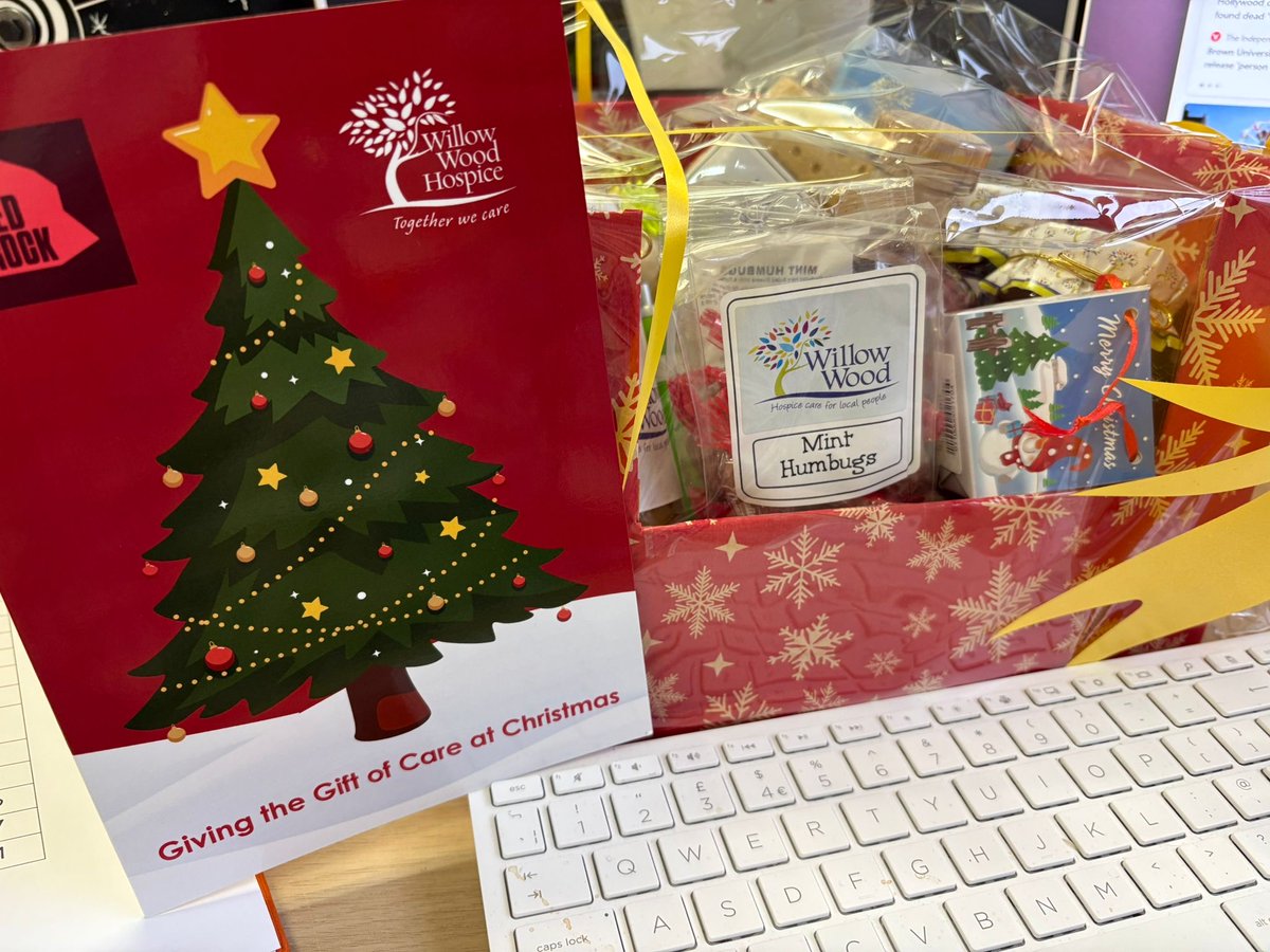 SunflowerChilds's tweet photo. massive THANK YOU to @RedRockComms for the incredibly generous Christmas hamper &amp; card! 🎁🎄 We really appreciate the festive cheer. Wishing you a very Merry Christmas!

🌻 - Team Sunflower 

#ThankYou #ChristmasHamper https://t.co/TwyP9NxPA5