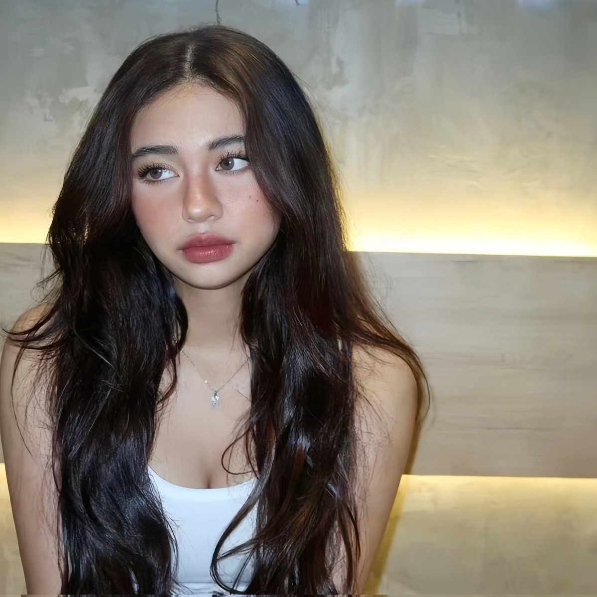 bebe elena dior pragos tweet media