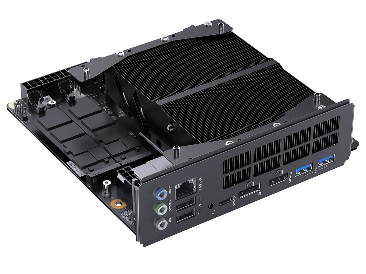 7945HX3DのモデルでCPU全振りで拡張グラボメインにするか、この8945HX