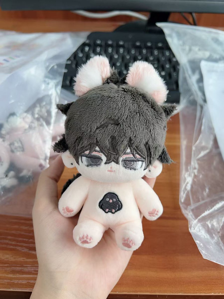 ✨️ 공장에서 만든 인형들입니다! 현재 이벤트도 하고 있으니 한번 들려주세요! (카톡으로 주문해주실시 담당자가 월급을 받을수 있습니다..☺️) 감사합니다!
#우리_공장을_소개합니다 
#우리_공장으로_오세요