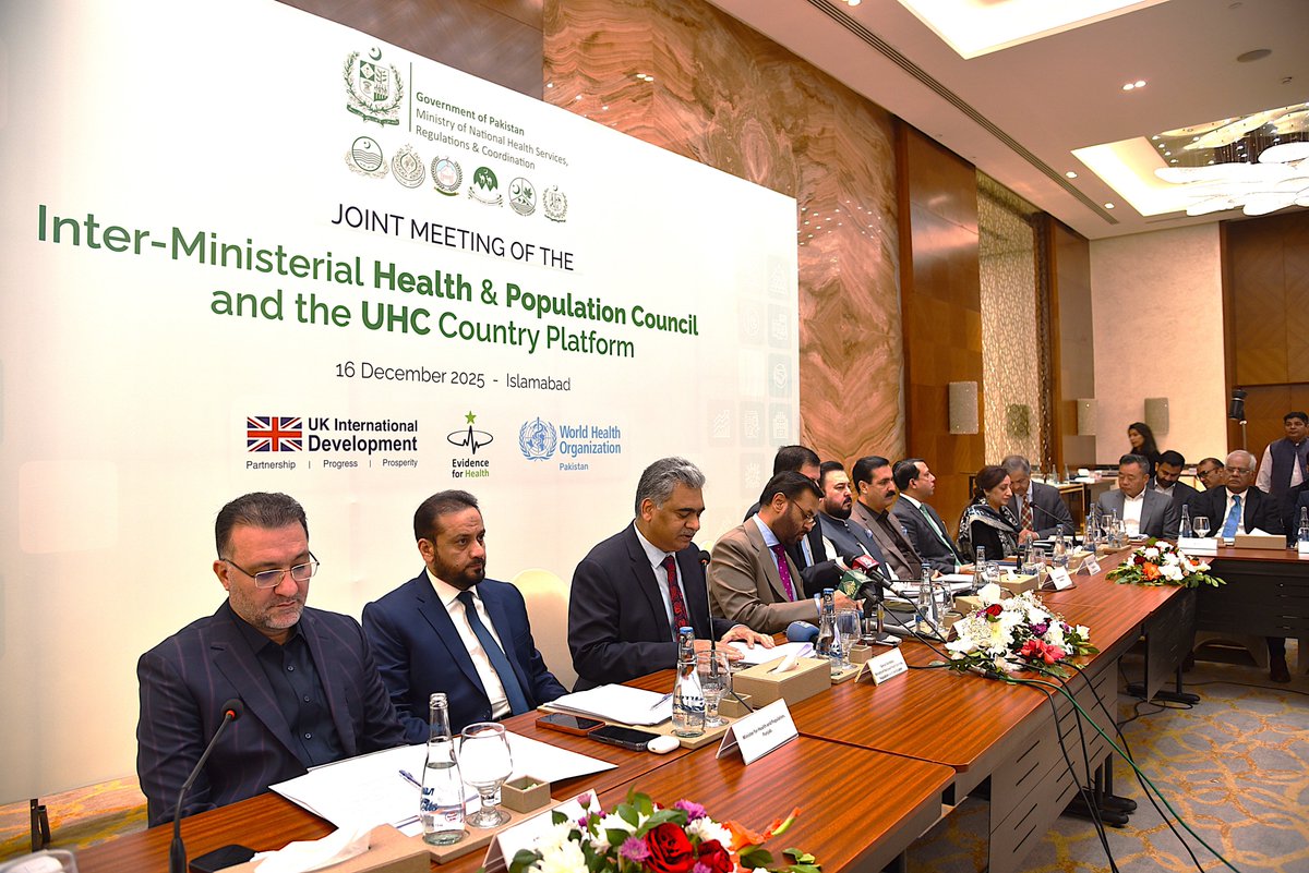 WHOPakistan's tweet image. .@WHO, Pakistan &amp;amp; partners met to continue expanding universal health coverage for all as a national priority during a joint meeting of the Inter-Ministerial Health and Population Council &amp;amp; #UHC Country Platform.
Everyone deserves access to health care
#HealthForAll #UHCDay
