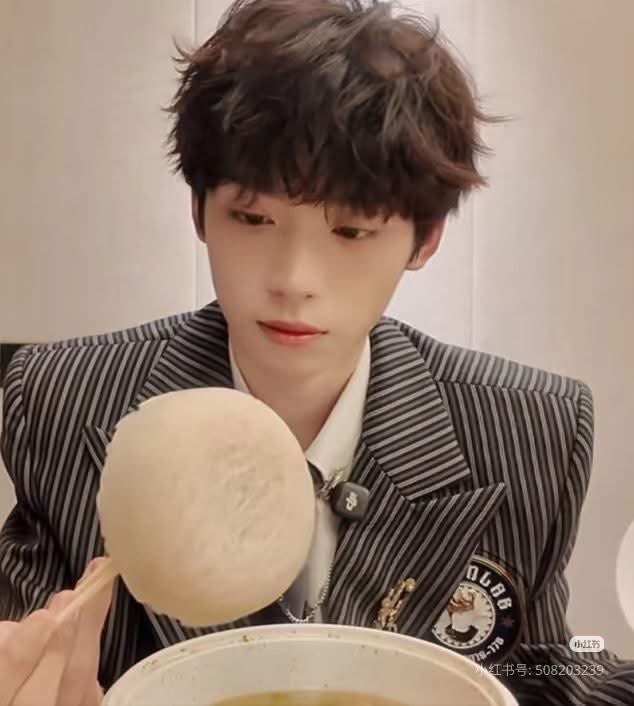 🐠: : I don’t create content — content comes to find me 🙃