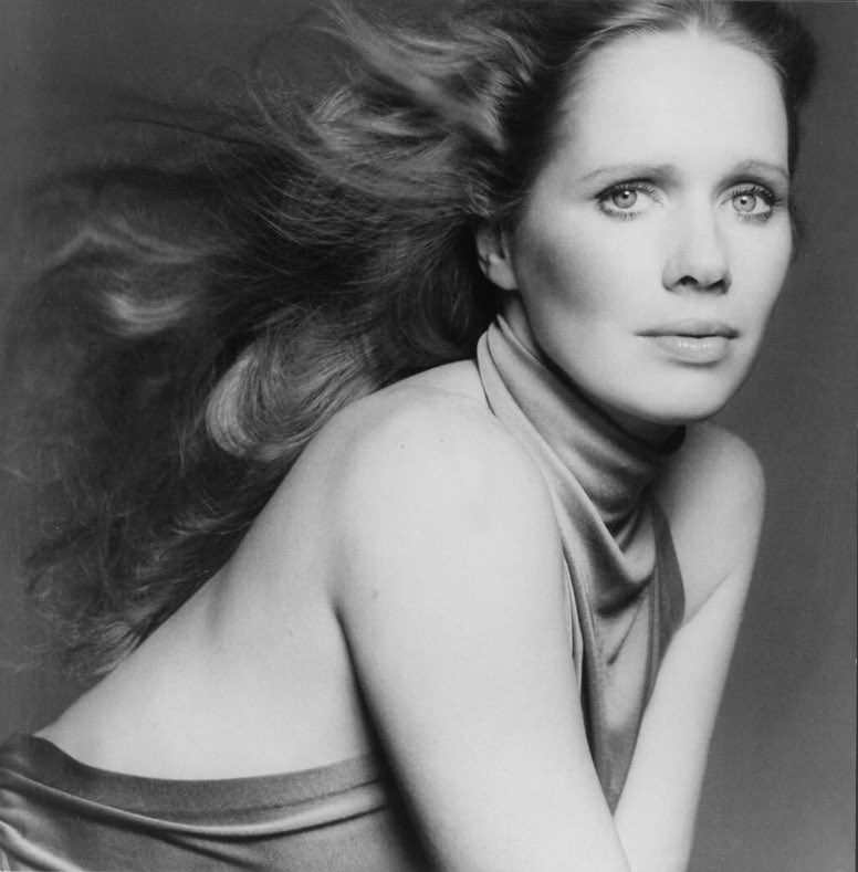 Buenos días y feliz martes con Liv Ullmann!