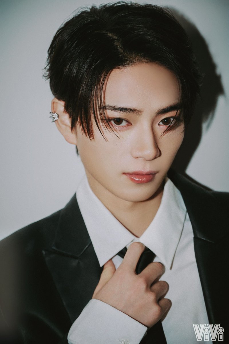 岩瀬洋志 vivi国宝級イケメンランキング 生写真セット オリコンニュース on X: 