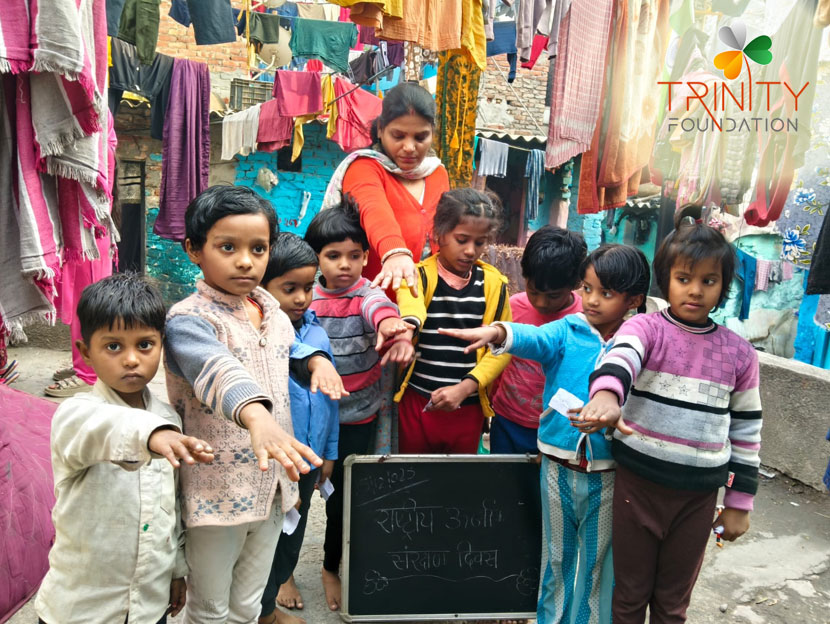 TrinityFound002's tweet photo. On 14 Dec, Trinity Foundation celebrated National Energy Conservation Day with children and their mothers at Kirti Nagar–Chunna Bhatti.
A fun counting activity (Parchi Game) was conducted to promote learning and awareness in an interactive way.
#NationalEnergyConservationDay https://t.co/MdhyuBGV6w