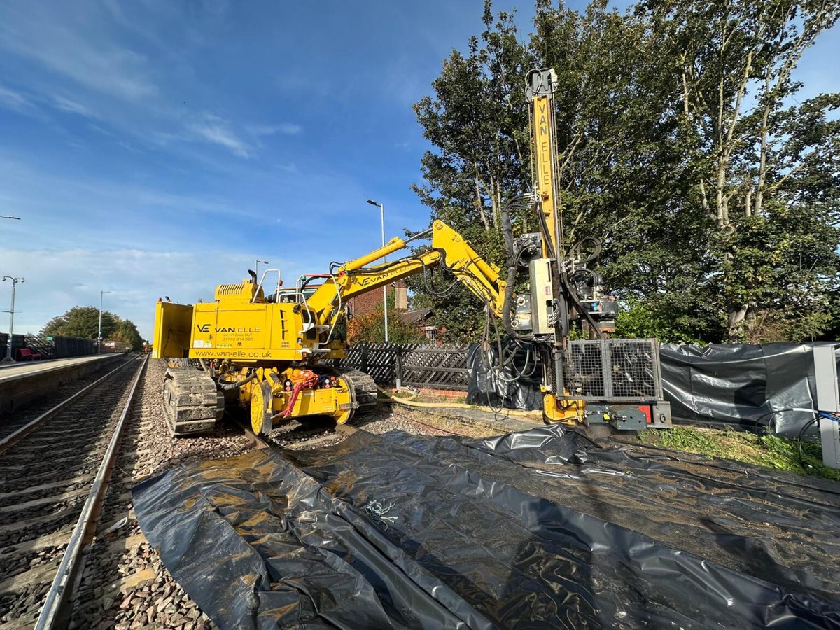 Van Elle’s rail team is delivering an OLE foundation package on behalf of Murphy - tinyurl.com/42k8mddk

#Aspermont #VanElle #Murphy #NetworkRail #VolkerRail #Siemens #Systra #Piling #infrastructure #CHSPiles #DTHDrilling #Railway #TransPennineRouteUpgrade