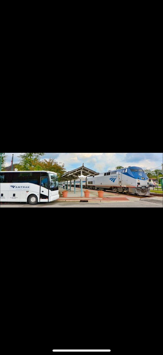 FranceDirect_'s tweet image. 🇪🇸🚄🚎 FLASH | L’Espagne va proposer un abonnement pour voyager dans tout le pays grâce aux trains régionaux (TER) et des bus nationaux en illimité.

💶 Il coûtera 30€ pour les moins de 26 ans et 60€ pour les adultes de plus de 26 ans.