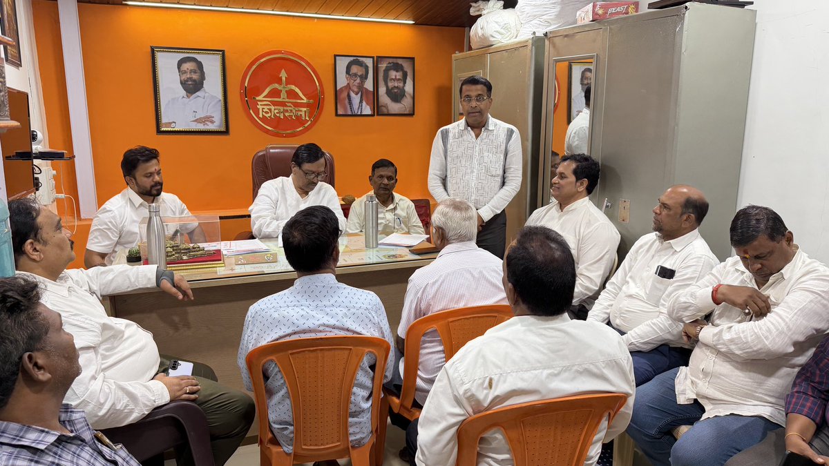‘’धर्मवीर आनंद दिघे नागरी सहाय्यता कक्ष #प्रभाग_७०’’
शिवसेना कार्यालय – विलेपार्ले, प्रभाग ७० येथे भव्य स्वरूपात सुरू झाला! 
“शिवसेना आपल्या दारी – योजनांचा शिरकाव घरोघरी” याचं जिवंत उदाहरण!
<a href="/mieknathshinde/">Eknath Shinde - एकनाथ शिंदे</a> <a href="/DrSEShinde/">Dr Shrikant Lata Eknath Shinde</a> <a href="/KunalSarmalkar/">Kunal Sarmalkar</a> <a href="/Shivsenaofc/">Shivsena - शिवसेना</a> <a href="/purveshsarnaik/">Purvesh Parisha Pratap Sarnaik 🇮🇳</a> #Shivsena