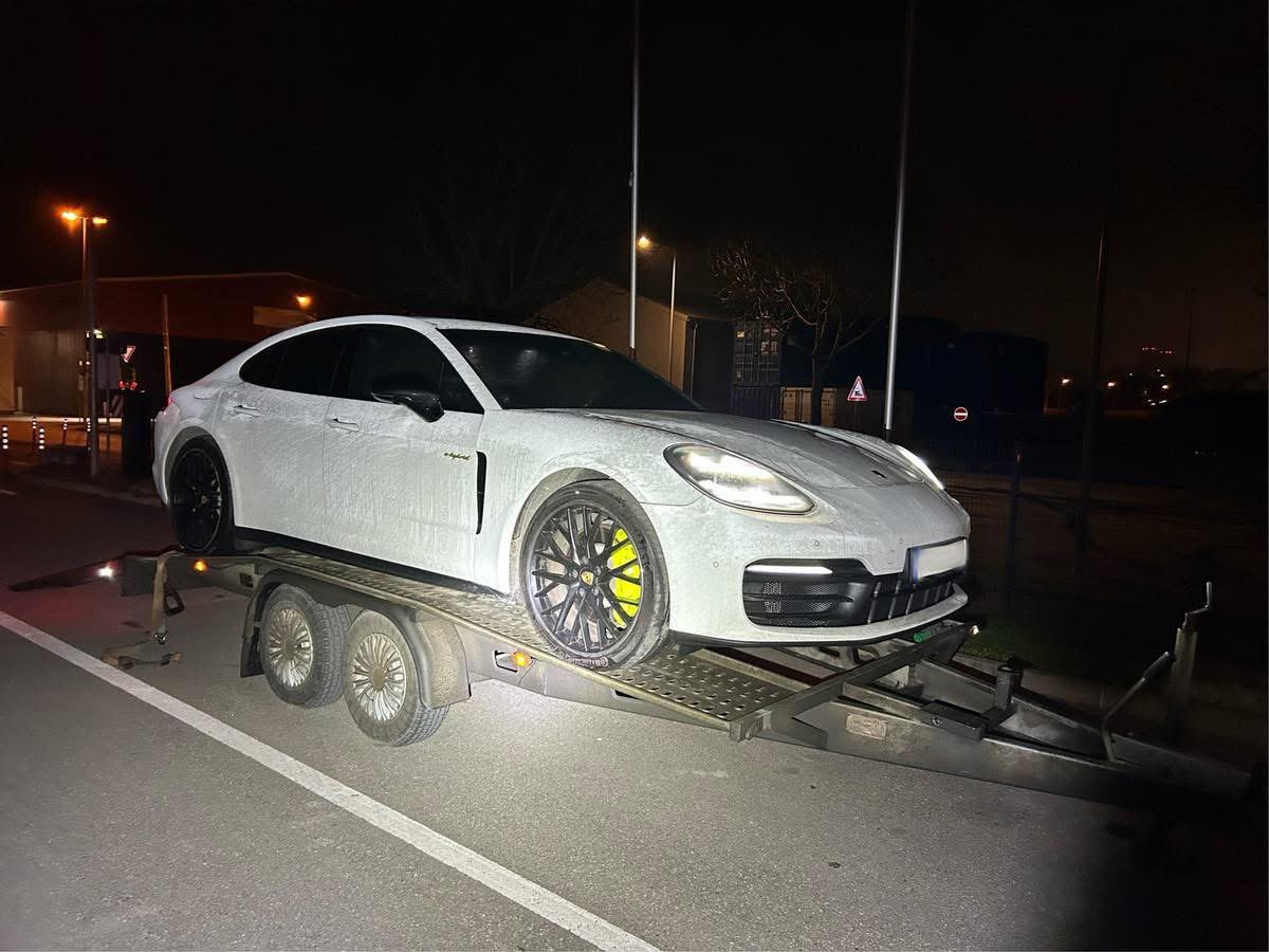 Und wir finanzieren dieses korrupte Drecksland weiter und weiter 😡🤮 und die kaufen sich hier mittlerweile schon Eigentumswohnungen und wir alimentieren sie munter weiter. Die sind mitnichten mittellos wie sie hier immer tun <a href="/MarkusSpecial/">Special One</a>